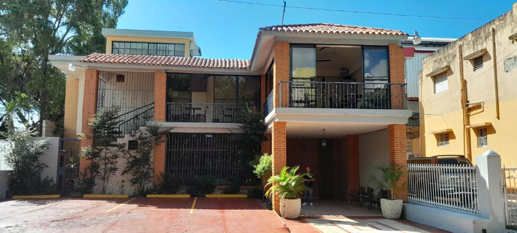 Fachada del Hotel Plaza Kávia